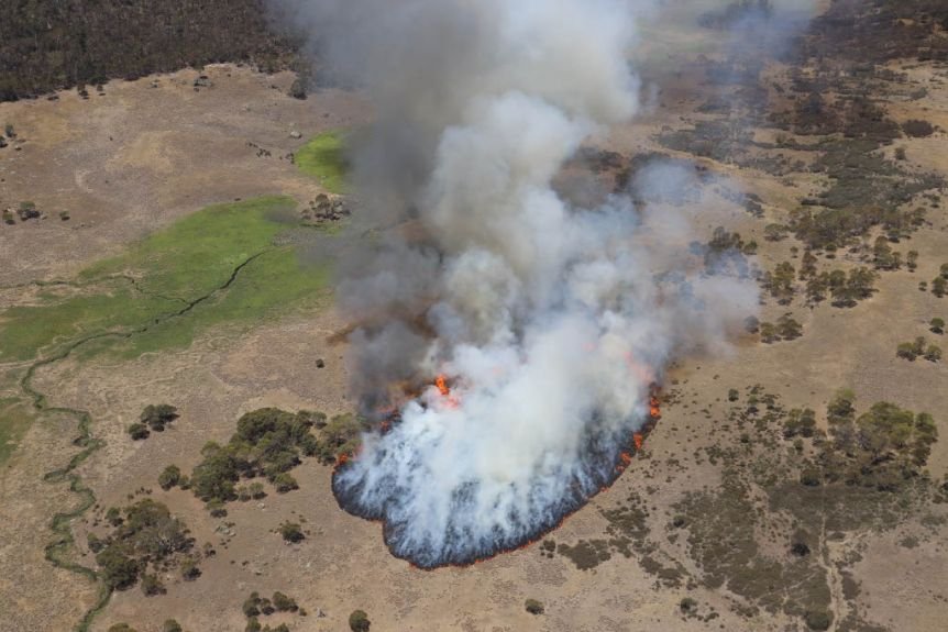Army crew’s failure to report Orroral Valley Fire an ‘error of judgement’, coroner finds